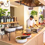 Borgo San Luigi Hotel 4*