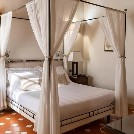 Hotel Borgo San Luigi 4*