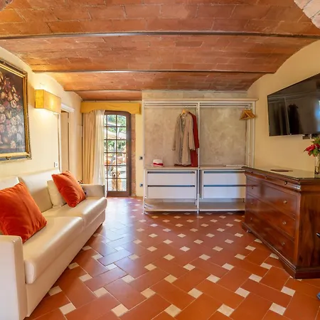 Borgo San Luigi Monteriggioni