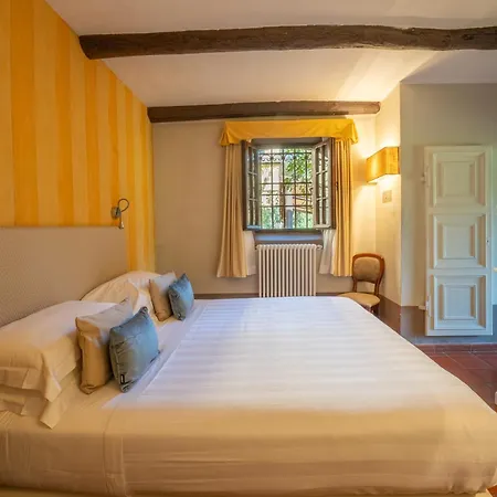 Borgo San Luigi Hotel 4*