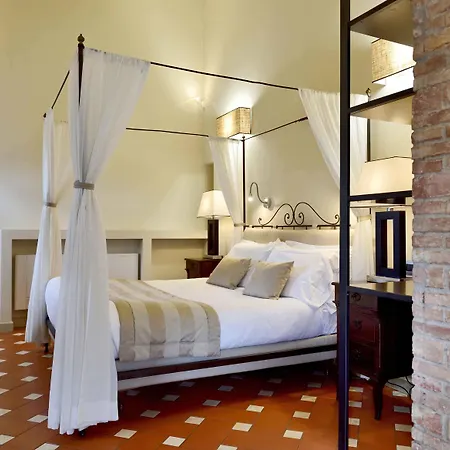 Borgo San Luigi Отель 4*