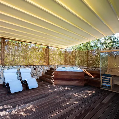 Borgo San Luigi 4*