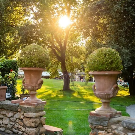 Borgo San Luigi Отель 4*