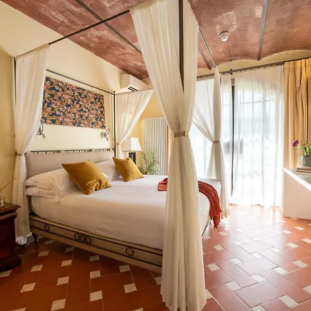 Borgo San Luigi Отель Монтериджиони