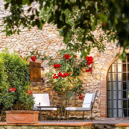 Borgo San Luigi Отель Монтериджиони