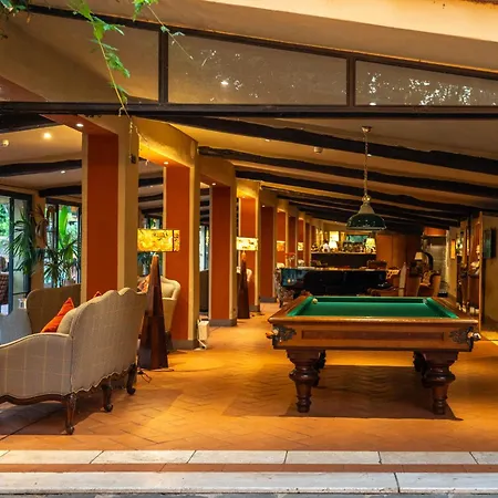 Borgo San Luigi Отель 4*