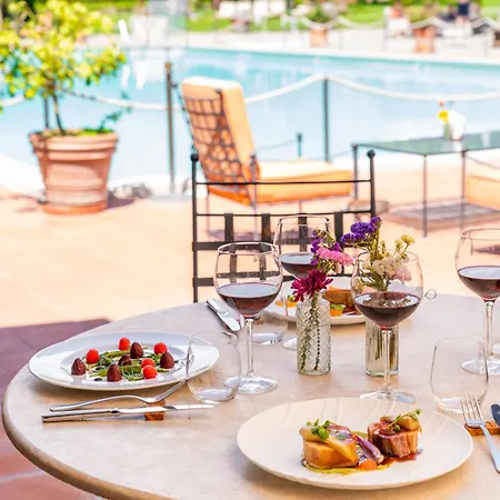 Borgo San Luigi 4* Монтериджиони