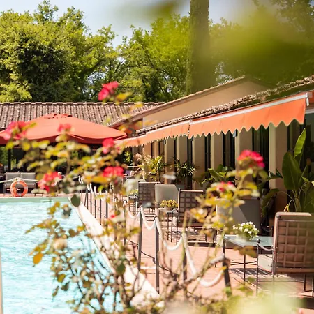 Borgo San Luigi Монтериджиони