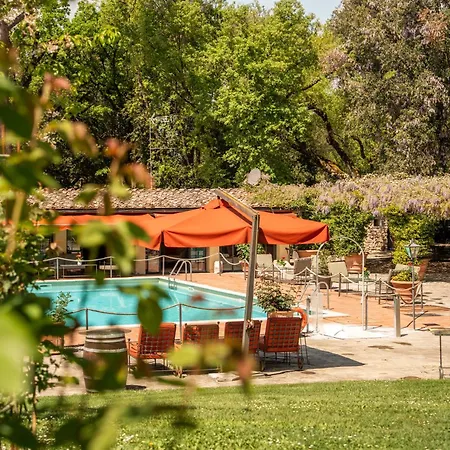 Borgo San Luigi Монтериджиони