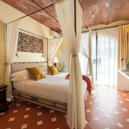 Borgo San Luigi Szálloda 4*