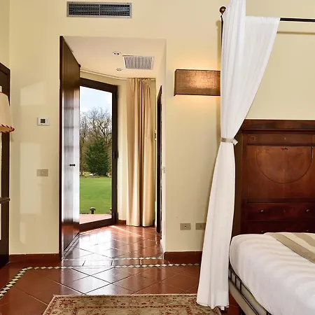 Hotel Borgo San Luigi 4*