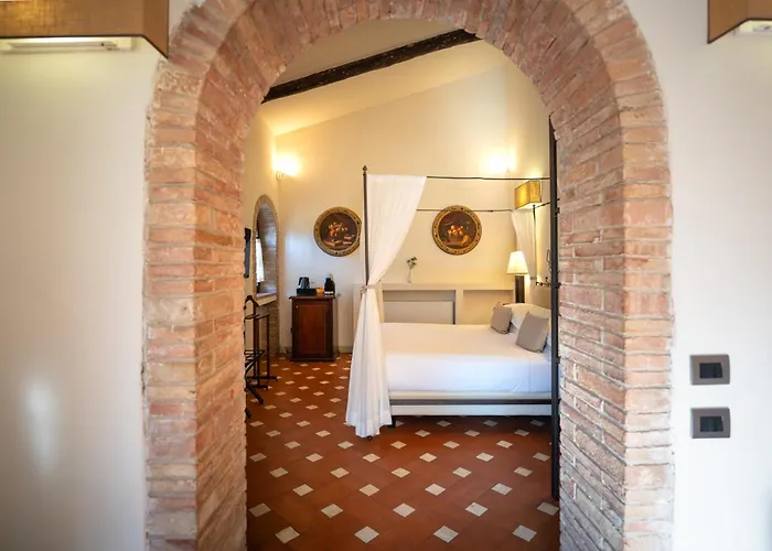 Hotel Borgo San Luigi 4*