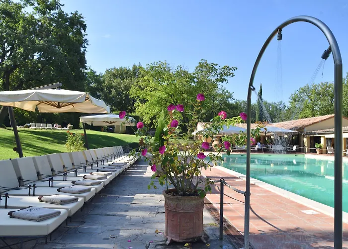 Borgo San Luigi Hotel 4*